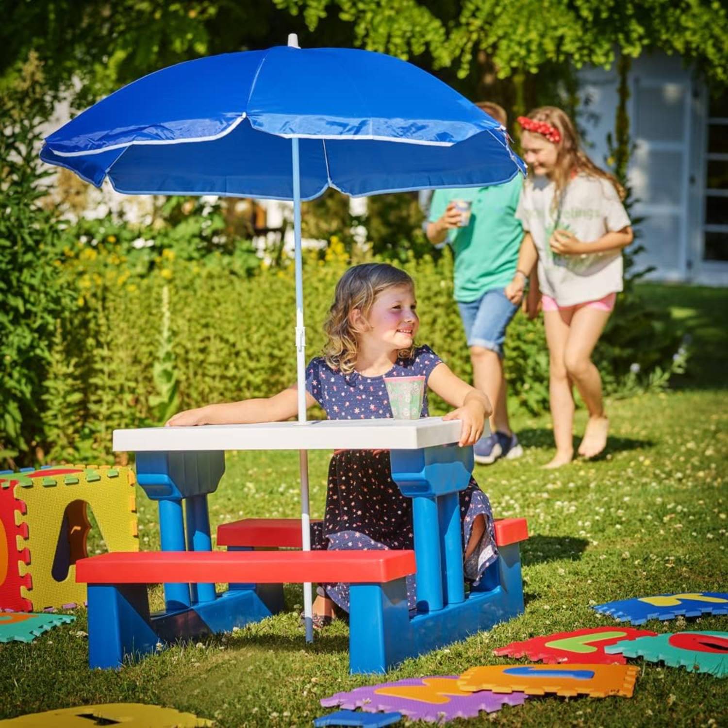 Kids Picnic Table with Umbrella